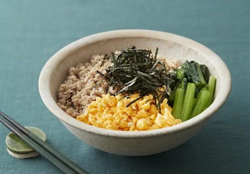 塩そぼろ丼