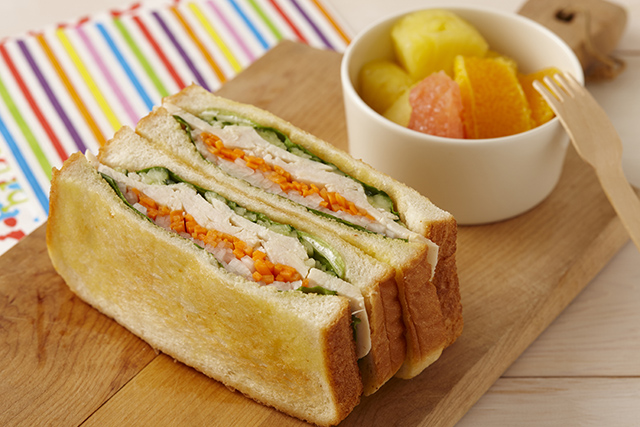 日の出みりん-甘酢サラダのサンドイッチ