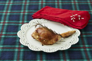 バターしょうゆライス詰めローストチキン