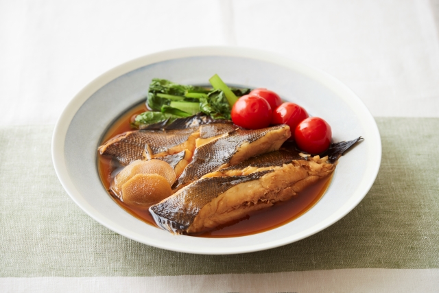日の出みりんのレシピ かれいとトマトのさっぱり煮つけ