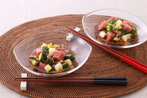 香り野菜とマグロの漬け